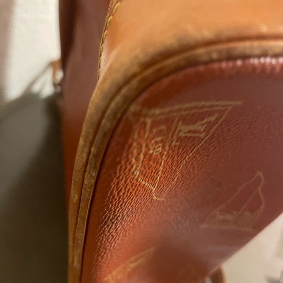 Used and selling as is. Louis Vuitton Cup 1995 needs repair - Picture 11 of 12